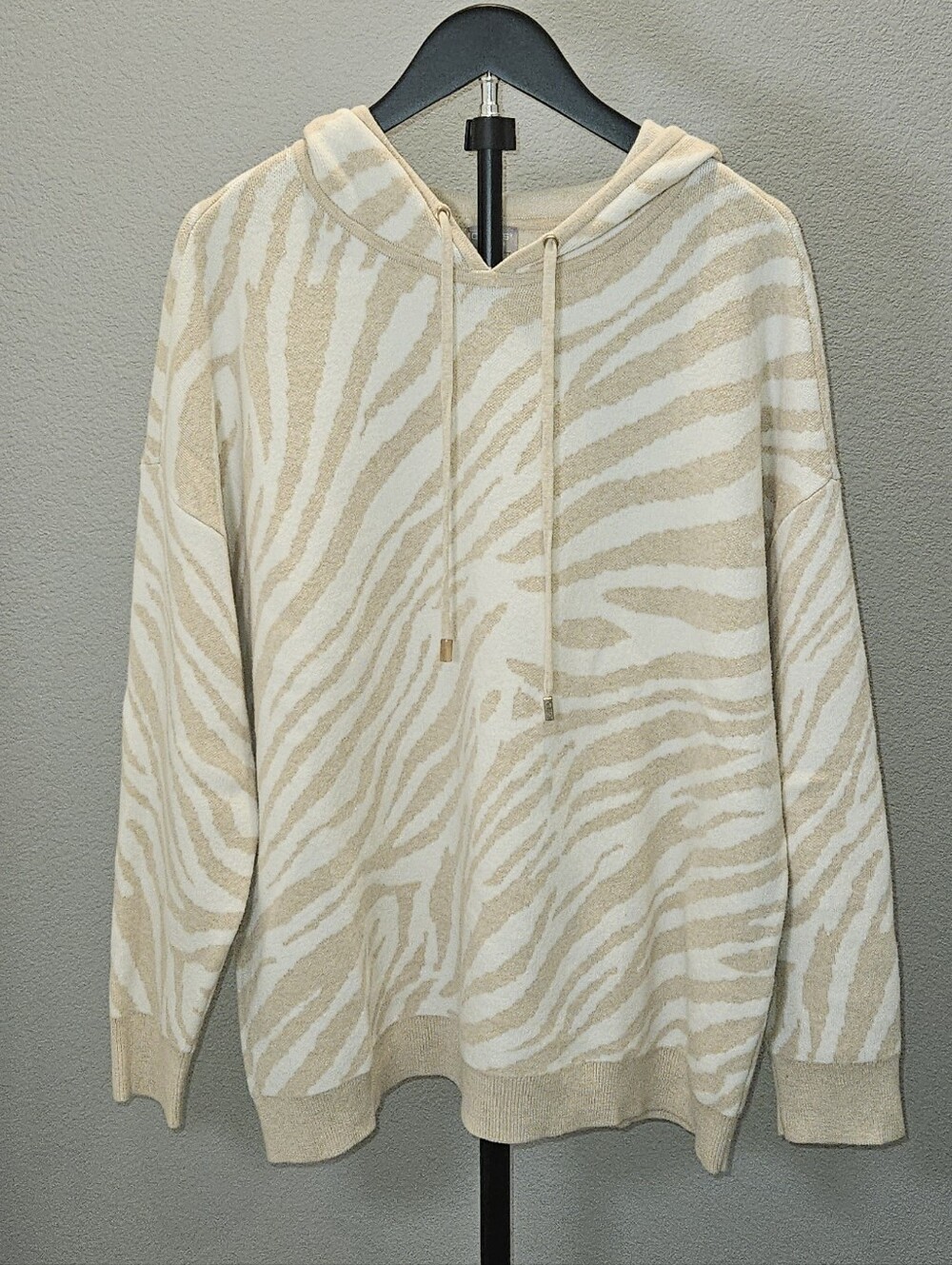 Chico's Zenergy Women's Size 3 (XL) Cream Zebra-Stripe Knit Hoodie Sweater NWOT - Picture 2 of 10